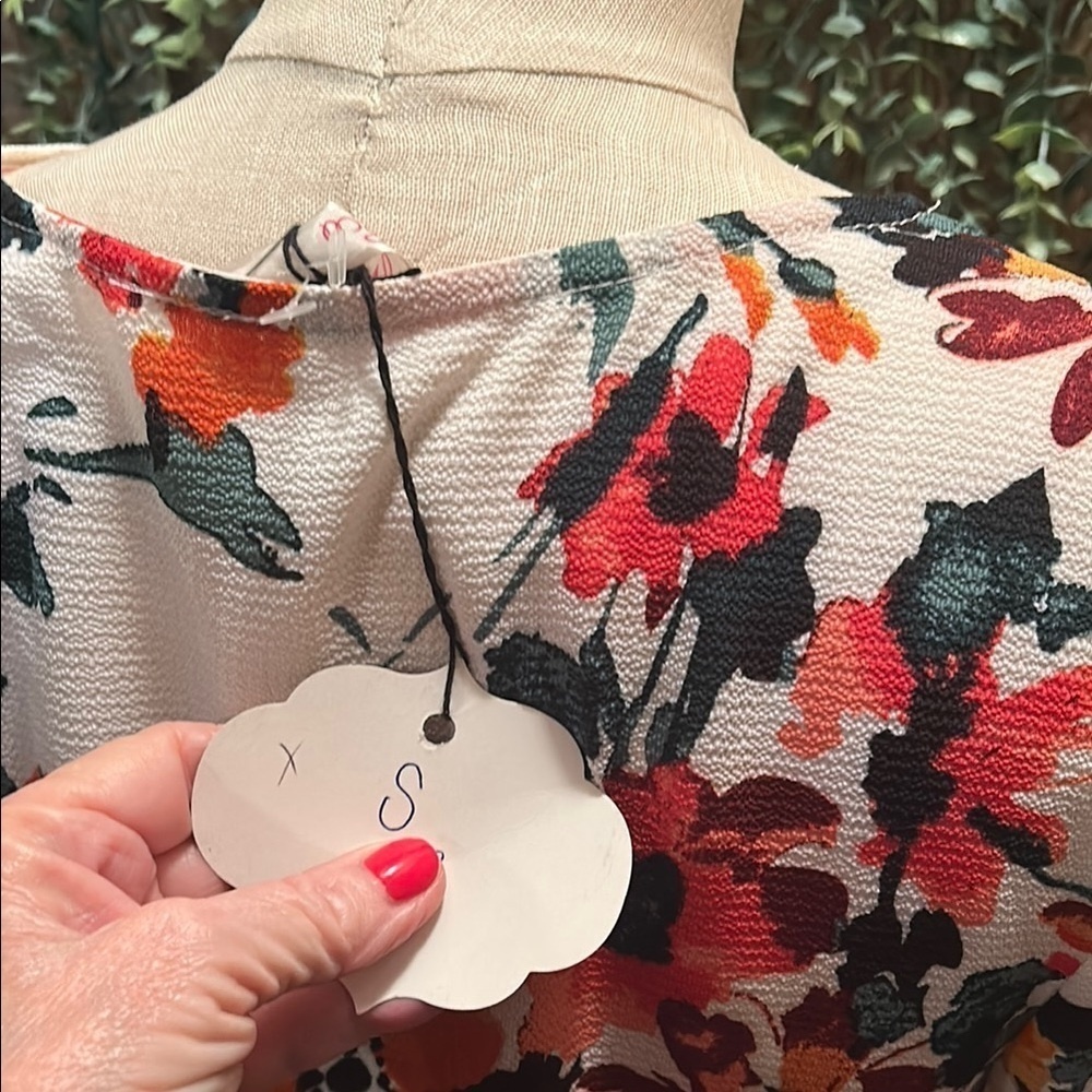 NWT Floral Wrap Dress Romper - Picture 4 of 4
